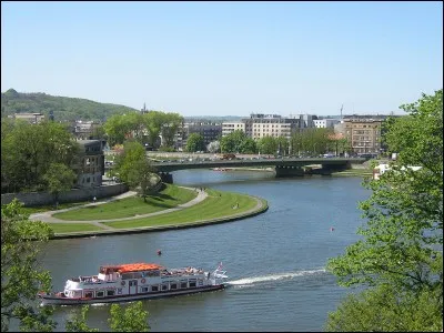 What is the longest river in Poland?