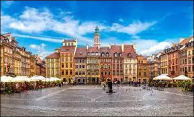 We are looking for a Polish city, known as its capital.