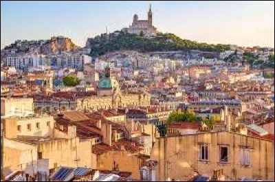 Does the city of Marseille have the nickname Cite Mediterraneenne?