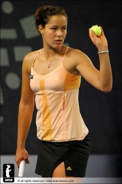 Who is this beautiful tennis woman?