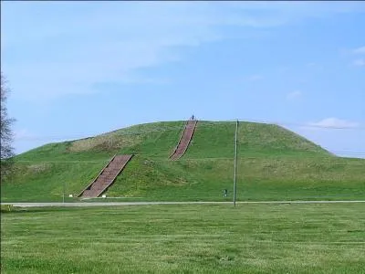 How many steps does the Monks Mound have?