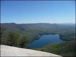 How many acres does Table Rock State Park have?